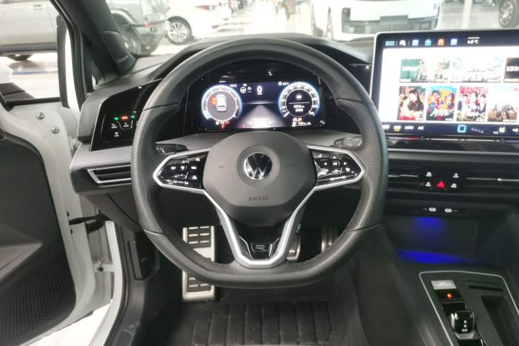 Used Volkswagen Golf 2025 300TSI R-Line