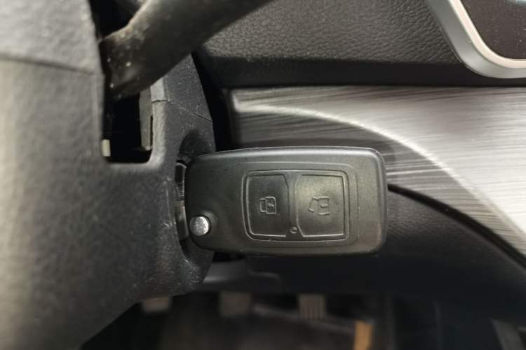 Used CHANGAN KAICHENG Ruixing M80 2021 1.6L Comfort Version 2-Seater Single-Steaming Air-Conditioned China VI Standard Flat Roof with Lift-Up Rear Door DAM16KR Interior 1