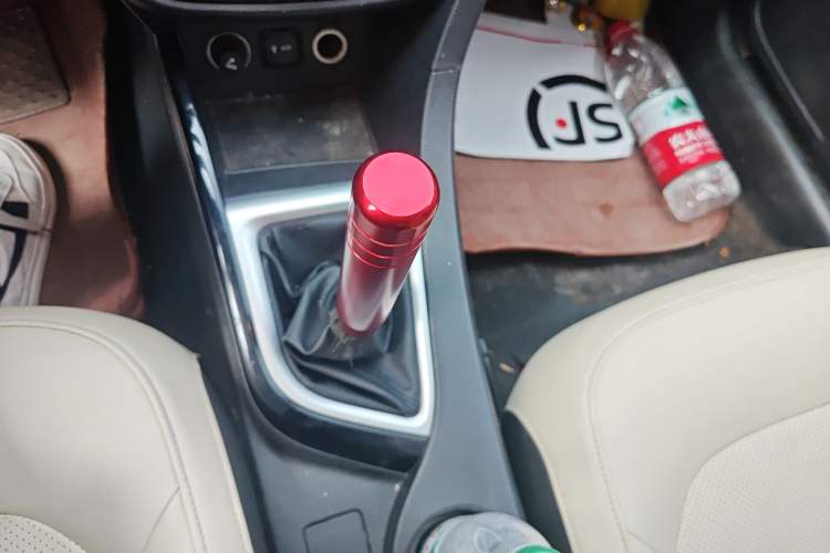 Used Changan Alsvin V7 2015 1.6L Manual Enjoyment Model China IV Standard
