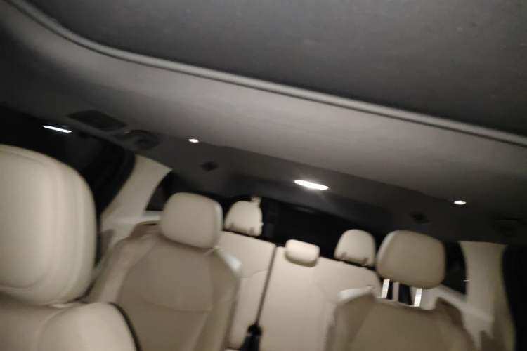 Used Toyota Sienna 2021 2.5L Hybrid Luxury Edition
