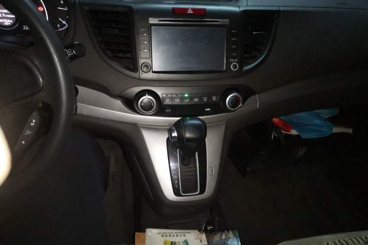 Used Honda CR-V 2012 2.0L two-wheel drive urban version Audio And AC Panel