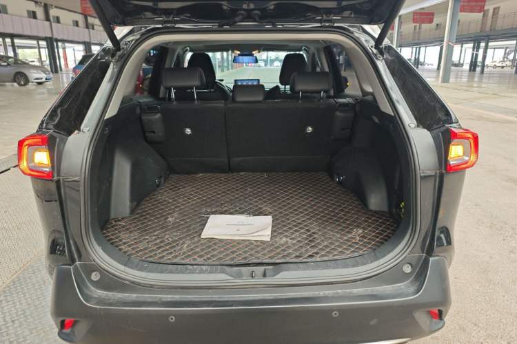 Used Toyota Wildlander 2022 2.0L CVT 4x4 Luxury PLUS Edition Trunk