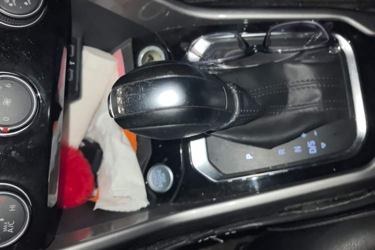 Used Volkswagen T-ROC 2021 280TSI DSG Two-Wheel Drive R-Line Pro Connected Version
