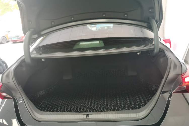 Used Toyota Avalon 2019 2.0L XLE Premium Edition China VI