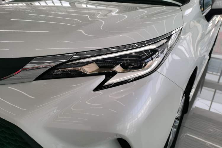 Used Toyota Granvia 2024 2.5L Hybrid Comfort Edition
