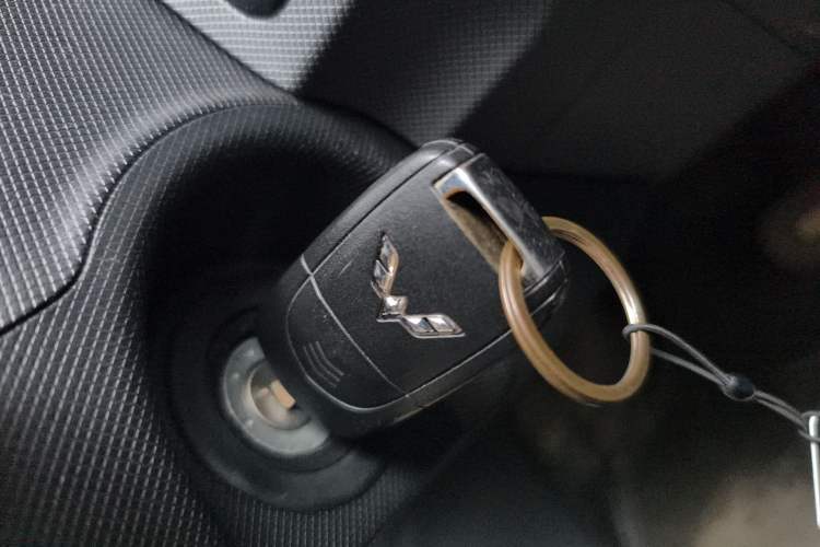 Used Wuling Hongguang MINIEV 2021 Macaron Premium Model – Lithium Iron Phosphate Vehicle Key