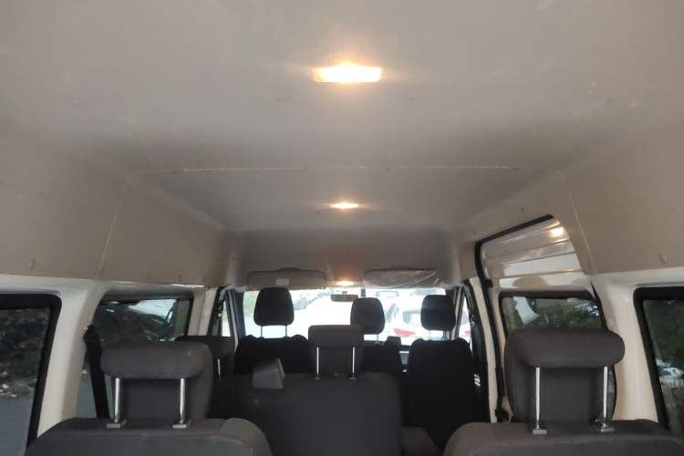 Used JMC Fushun 2023 2.0T Manual Mid-Drive Mid-Roof Commercial Multi-Purpose 7-Seater Passenger Vehicle