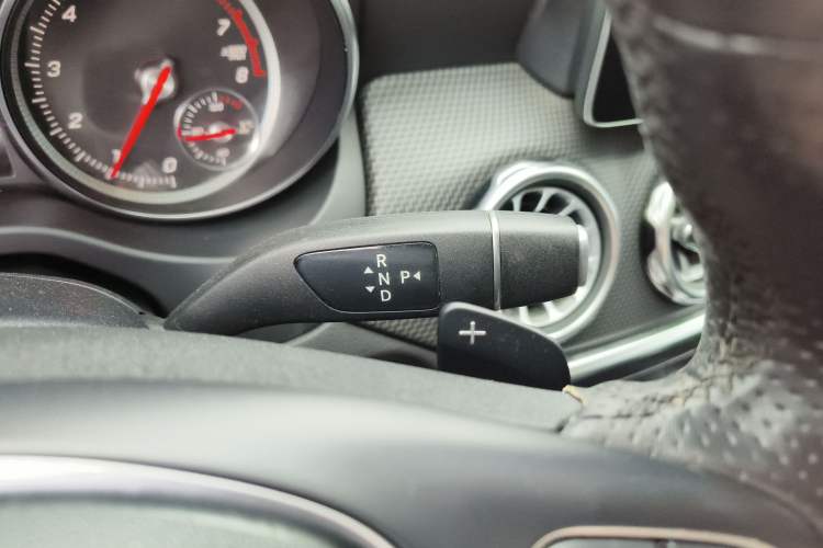 Used Mercedes-Benz GLA 2018 GLA 200 Fashion Model Gear Lever