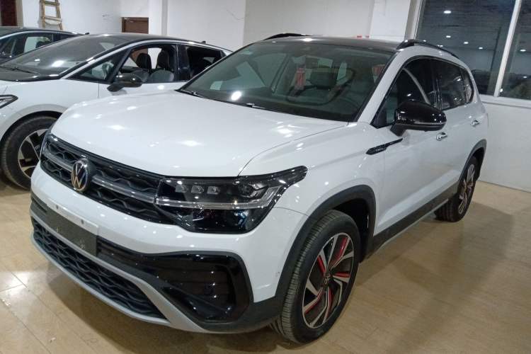 Used Volkswagen Tharu 2024 300TSI Two-Wheel-Drive Moon Luxury Edition