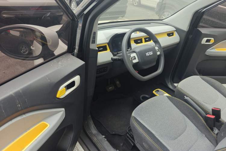 Used Chery QQ Ice Cream 2022 170km Sundae Phosphate Lithium-Ion Driver Seat