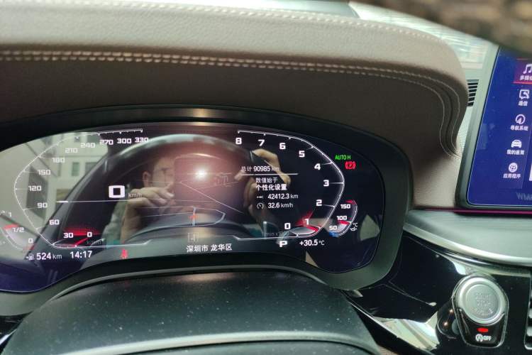 Used BMW 5 Series 2022 Second Facelift 530Li Leading Edition M Sport Package Odometer Close Up