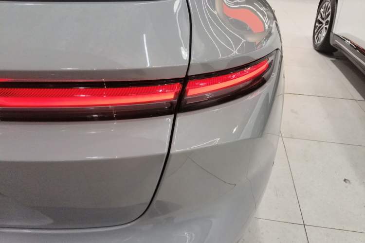 Used Nio ET5T 2023 75 kWh Touring Right Rear Taillight