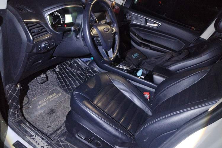 Used Ford Edge 2018 EcoBoost 245 Two-Wheel-Drive Titanium 7-Seater China V Standard
