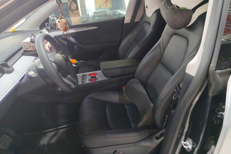 Used Tesla Model Y 2024 Rear-Wheel-Drive Version
