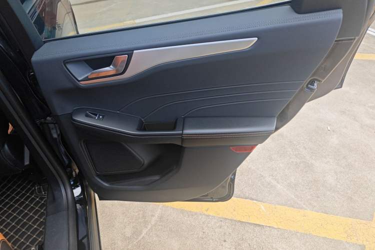 Used Ford Escape 2024 EcoBoost 245 Two-Wheel-Drive Titanium Edition