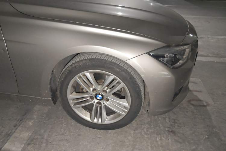 Used BMW 3 Series 2016 320Li Fashion Model Right Front Wheel Hub