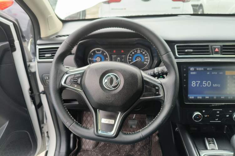 Used Dongfeng Fengon 580 2017 1.5T Manual Luxury Model