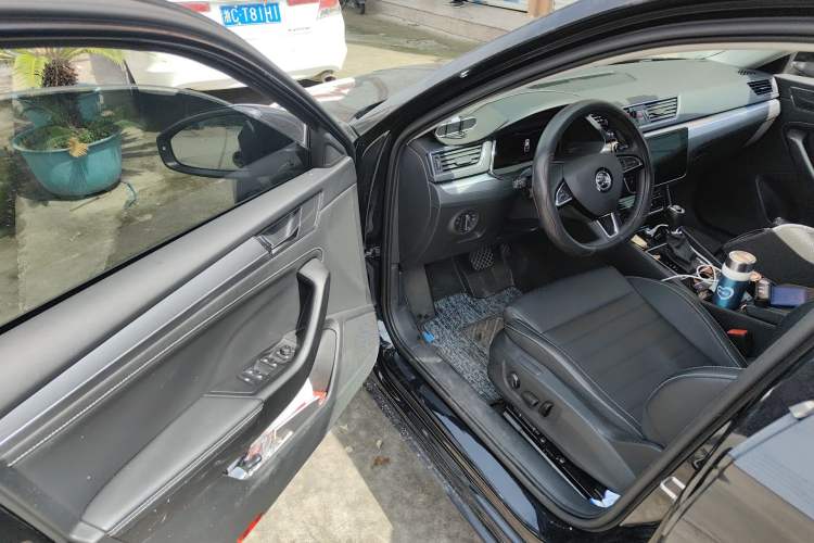 Used Skoda Superb 2023 Facelifted TSI280 DSG Luxury Edition Driver Seat