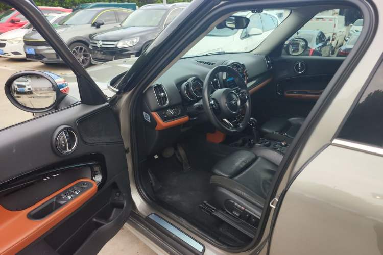 Used MINI Countryman 2018 1.5T COOPER ALL4 Artist Driver Seat