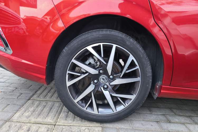 Used Dongfeng Aeolus Yixuan 2020 230T Automatic Advanced Edition Right Rear Wheel Hub