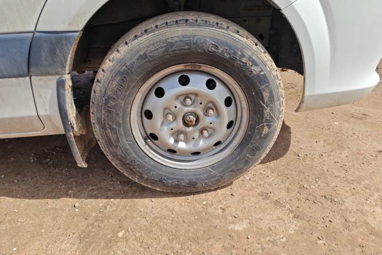 Used Foton Toano 2017 2.5T Restyled E Commercial Version Short Wheelbase 4J25TC3 Right Front Wheel Hub