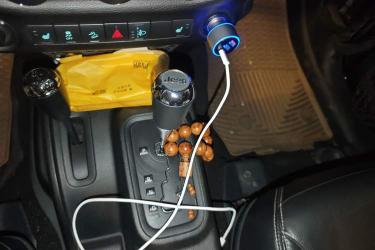 Used Jeep Wrangler 2017 3.6L Rubicon Four-Door Comfort Edition Gear Lever