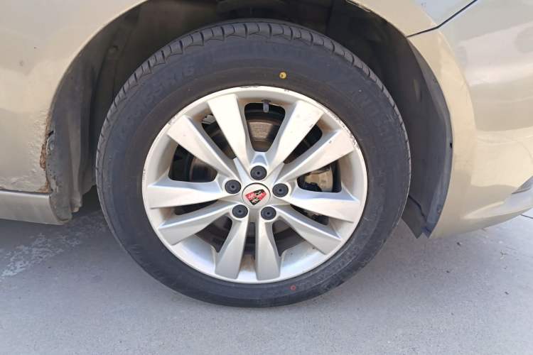 Used Roewe 360 2015 1.5L Manual Luxury Edition Right Front Wheel Hub