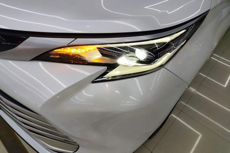 Used Toyota SIENNA 2023 2.5L Hybrid Deluxe Edition Left Front Headlight