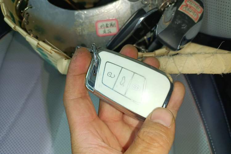 Used Volkswagen Passat 2025 Pro 380TSI Dragon Edition Interior 1