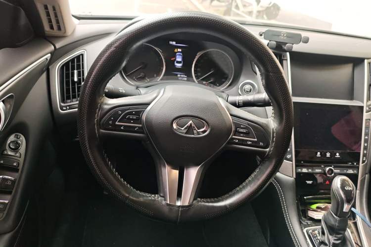 Used Infiniti Q50L 2018 2.0T Enjoyment Version China V Standard Steering Wheel