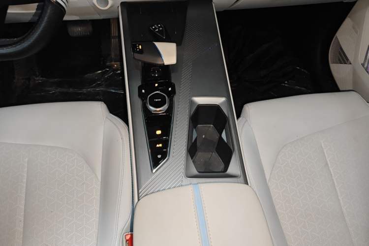 Used Oshan Z6 New Energy 2022 Facelift Blue Whale iDD 150KM Flagship PLUS Smart Parking Edition