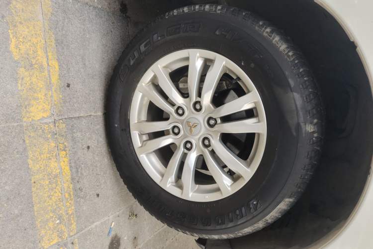 Used Mitsubishi Pajero  Right Front Wheel Hub