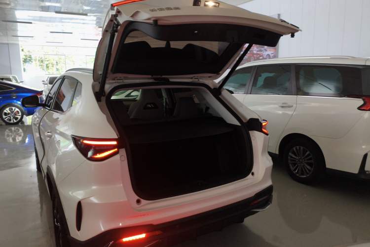 Used CHANGAN OSHAN X5 PLUS 2023 1.5T DCT Smart & Fun AI Edition Trunk