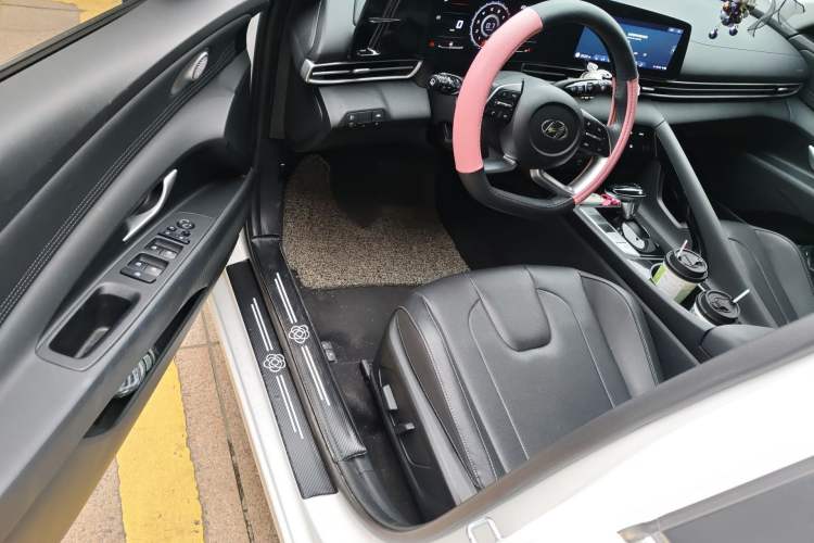 Used Hyundai Elantra 2023 1.5L CVT LUX Prestige Edition