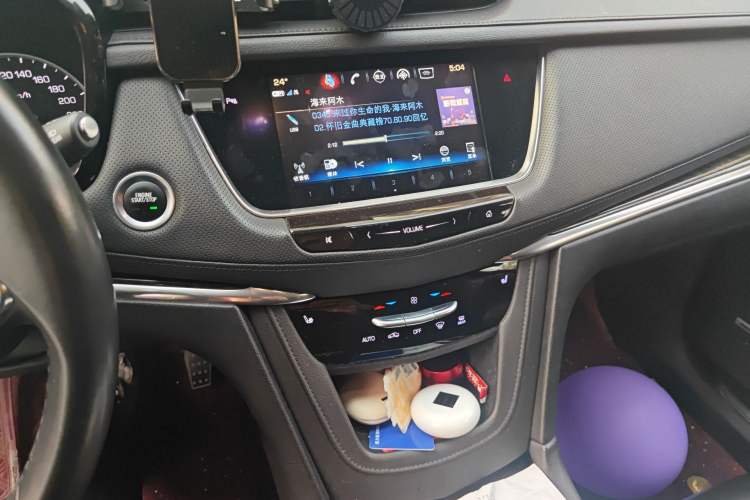 Used Cadillac XT5 2018 28T Four-Wheel Drive Luxury Model
