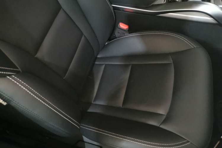 Used Geely Auto Emgrand X7 Sport 2016 2.0L Manual Smart Connect Version