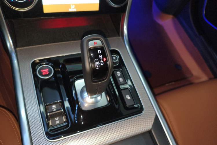 Used Jaguar XEL 2024 2.0T 250 PS R-DYNAMIC S Advanced Sport Edition