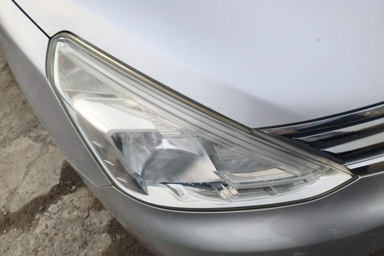 Used Nissan Livina 2013 1.6XE Manual Comfort Edition