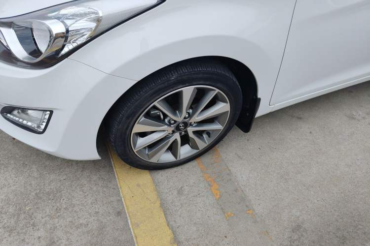 Used Hyundai Elantra (5th Generation / Langdong) 2015 1.6L Automatic Leading Model