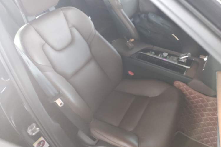 Used Volvo XC90 2021 B6 Zhiyi Luxury Edition 7-Seater
