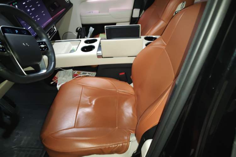 Used Li Auto L8 2023 Pro Model
