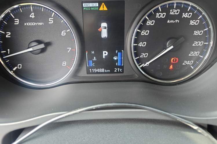 Used Mitsubishi Outlander 2018 2.4L 4x4 Luxury Edition 7-Seater
