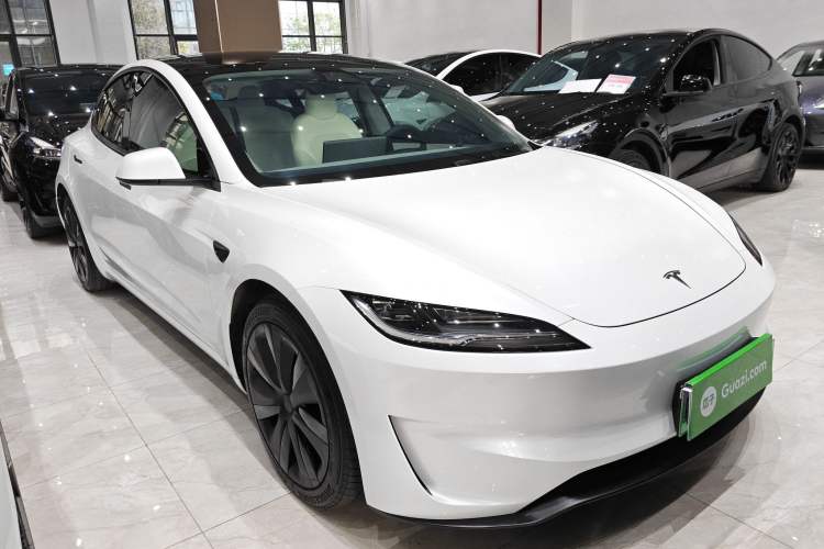Used Tesla Model 3 2025 Long-Range All-Wheel-Drive Version Front Right 45 Deg