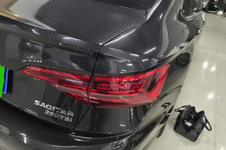 Used Volkswagen Sagitar 2022 280TSI DSG Excellence Edition Right Rear Taillight