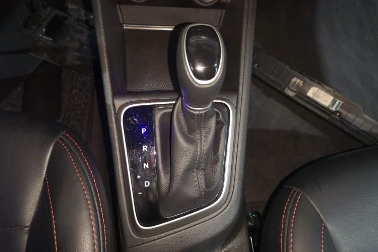 Used Hyundai Verna (new generation) 2020 1.4L CVT TOP Elite Edition Gear Lever