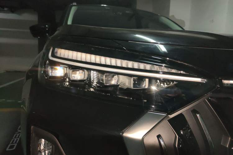 Used EXEED Lanyue 2023 400T Four-Wheel Drive Starry Edition 7-Seater Right Front Headlight