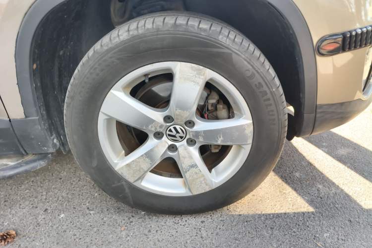 Used Volkswagen Tiguan 2013 1.8 TSI Automatic Two-Wheel Drive Comfort Edition Right Front Wheel Hub
