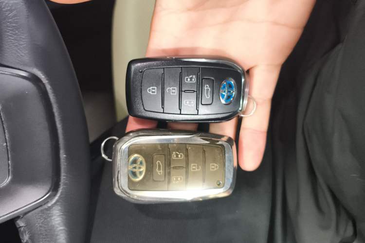 Used Toyota Sienna 2021 2.5L Hybrid Luxury Edition
