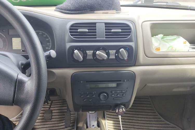 Used Suzuki Wagon R 2012 All-Purpose Model 1.4L Manual Standard Version Audio And AC Panel