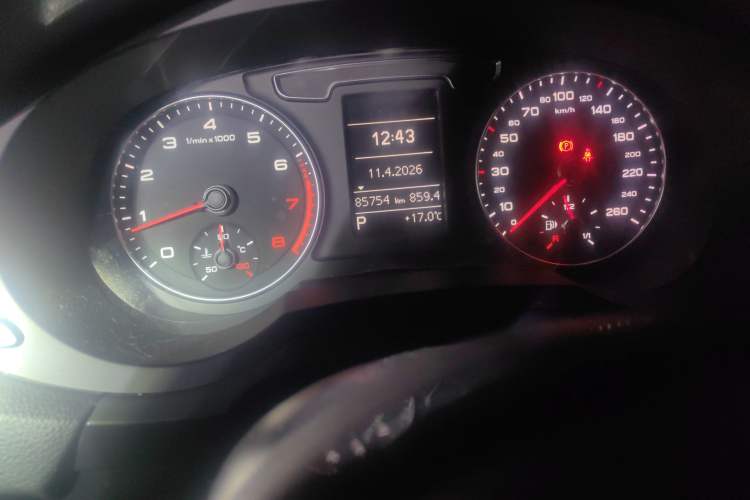 Used Audi Q3 2017 30 TFSI Fashion Model Odometer Close Up